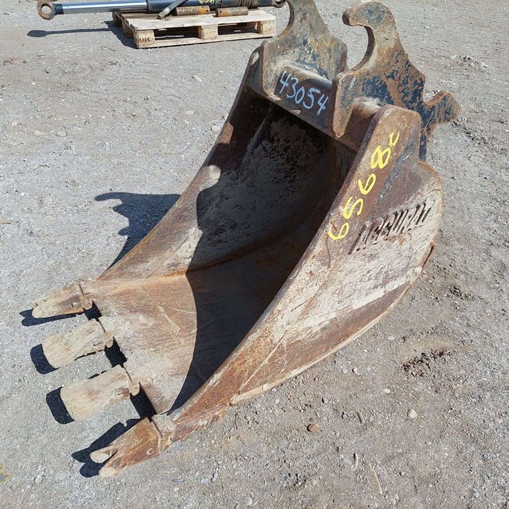 24" Excavator Digging Bucket