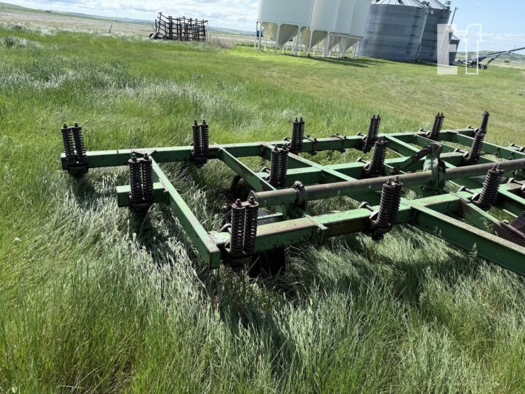 john-deere-100-image-3