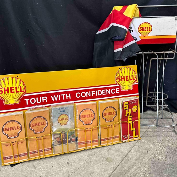GROUP OF SHELL ITEMS