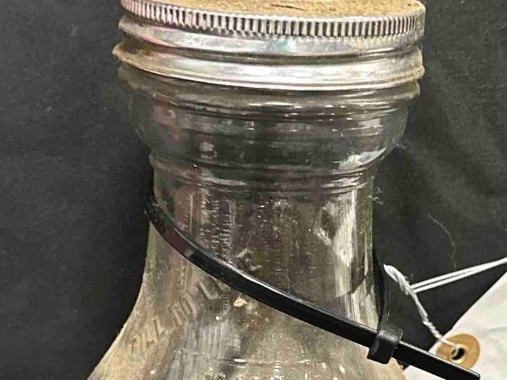 sunoco-quart-oil-bottle-image-1