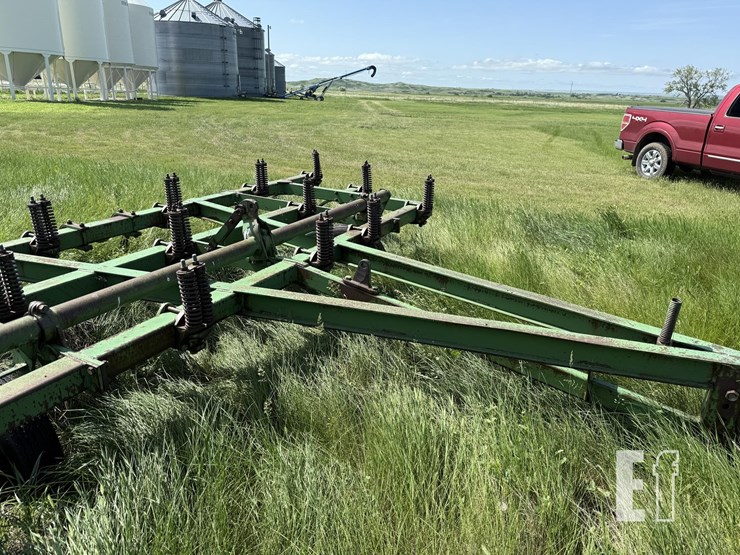 john-deere-100-image-4