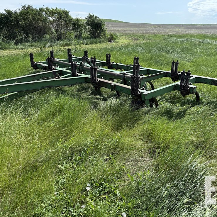 JOHN DEERE 100