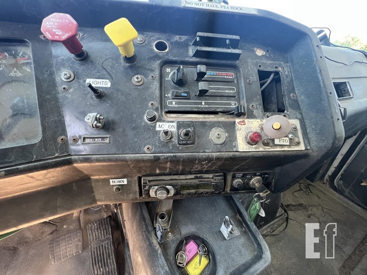 1995-gmc-dump-truck-image-22