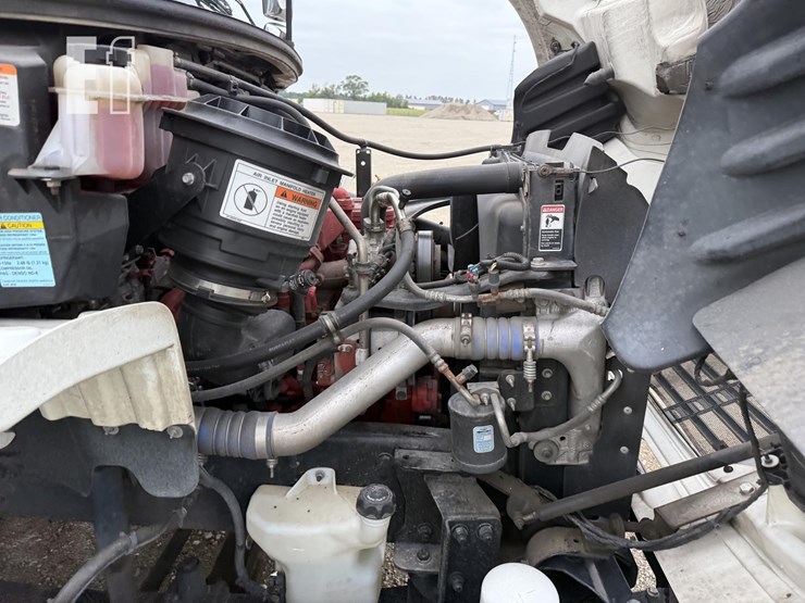 2017-freightliner-business-class-m2-106-image-41