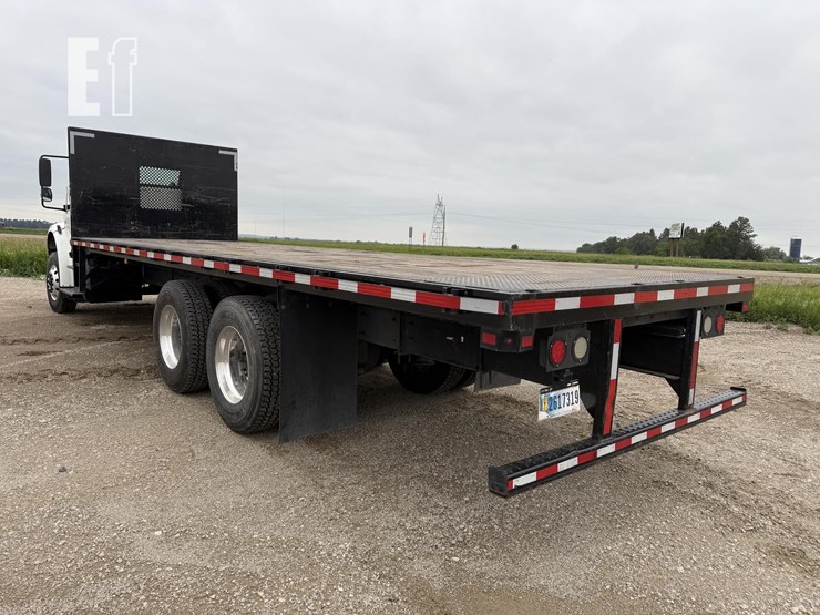 2017-freightliner-business-class-m2-106-image-12