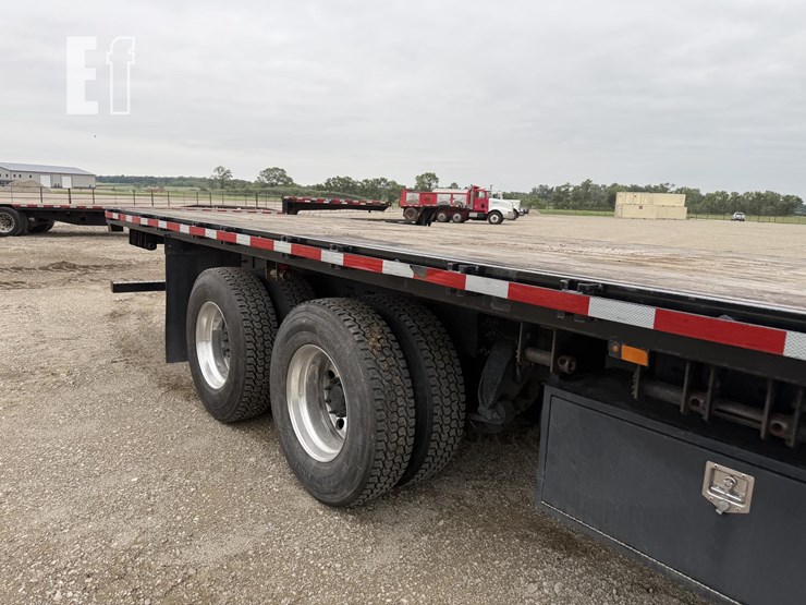 2017-freightliner-business-class-m2-106-image-6