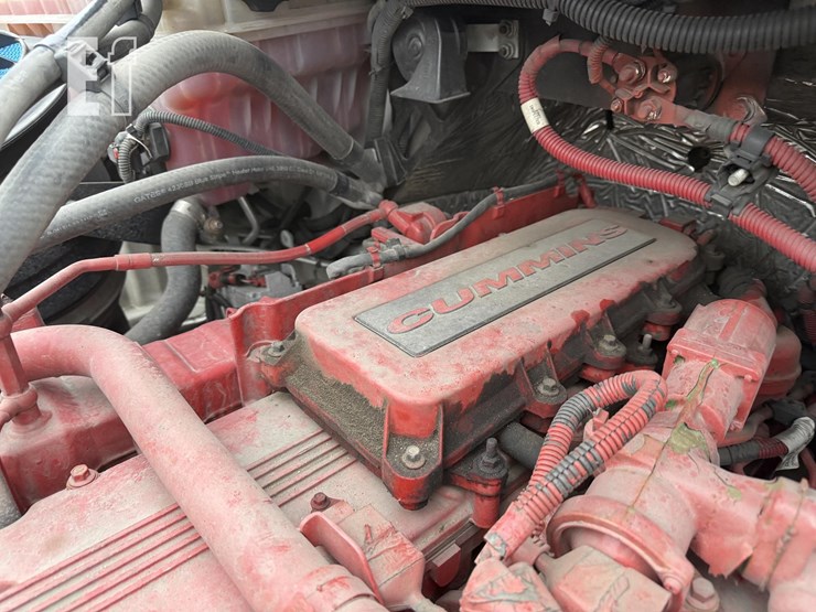 2017-freightliner-business-class-m2-106-image-39