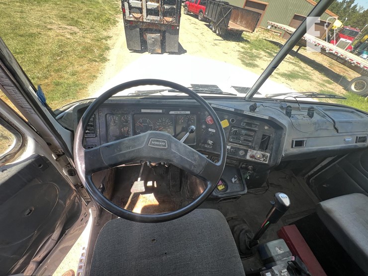 1995-gmc-dump-truck-image-19