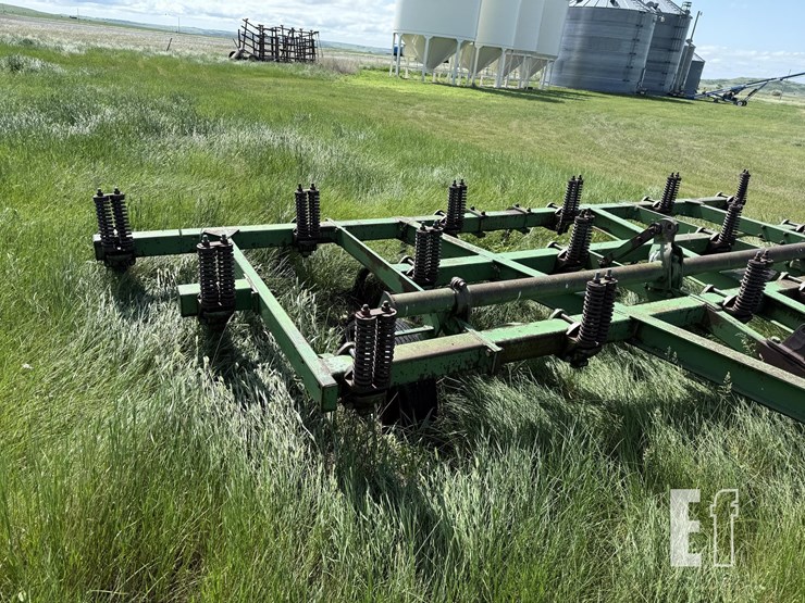 john-deere-100-image-3