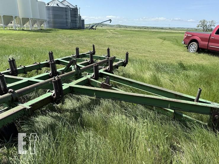 john-deere-100-image-4