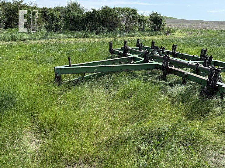 john-deere-100-image-2