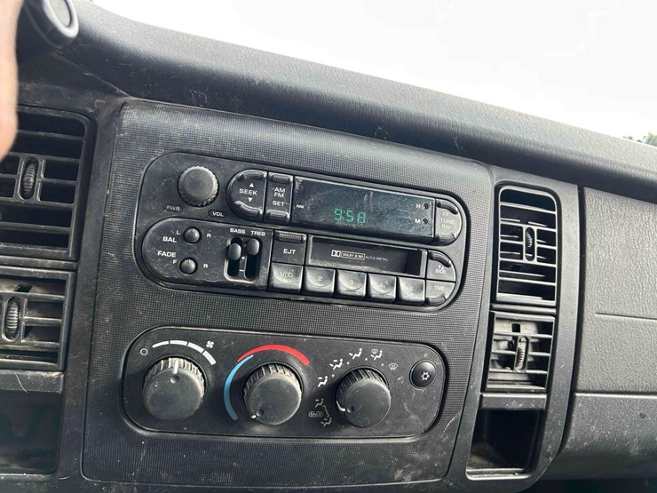 2002-dodge-dakota-sport-image-13