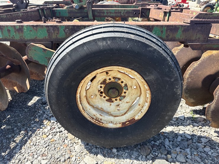 john-deere-17-image-5