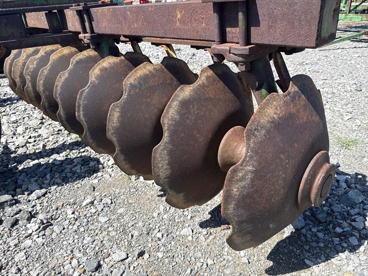 john-deere-17-image-7