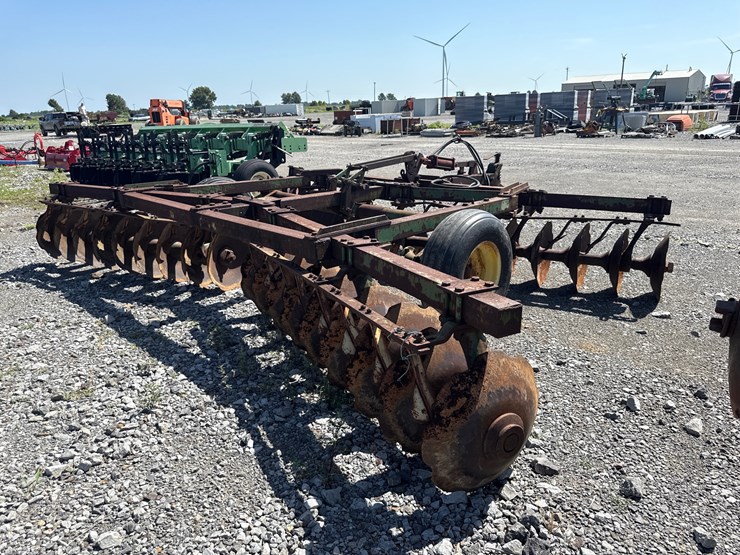 john-deere-17-image-3