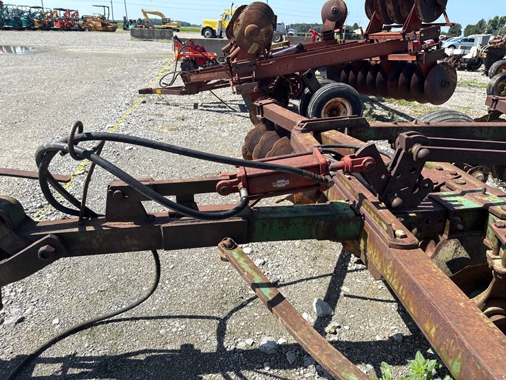 john-deere-17-image-9
