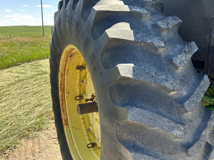 1976-john-deere-4440-image-23