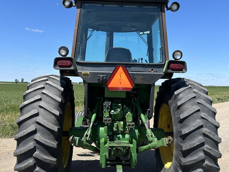 1976-john-deere-4440-image-6
