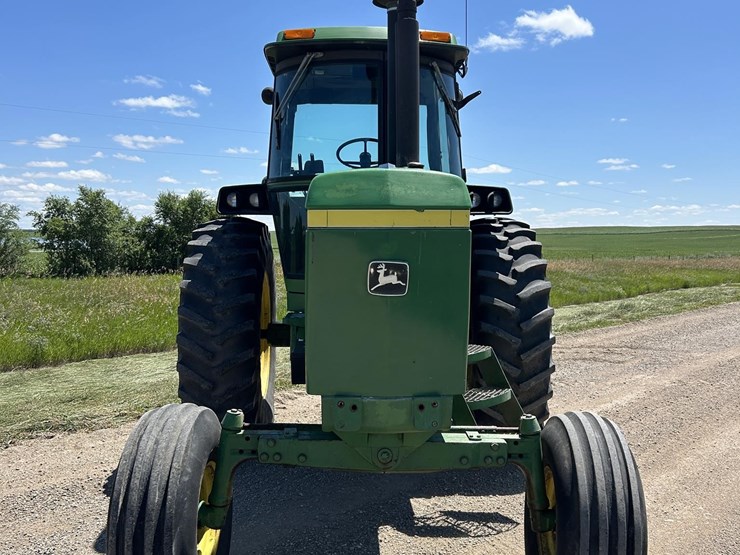 1976-john-deere-4440-image-2