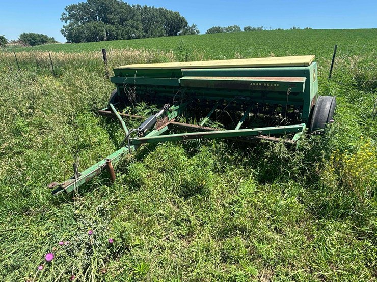 john-deere-8300-image-1