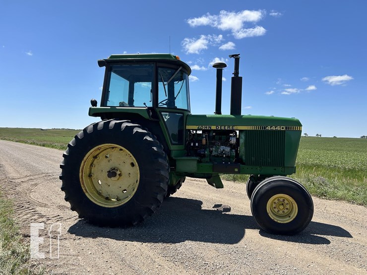 1976-john-deere-4440-image-8