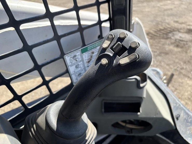 2016-bobcat-t770-image-19