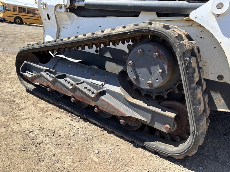 2017-bobcat-t630-image-13