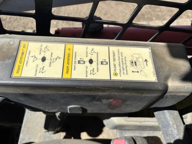 2016-bobcat-t770-image-22