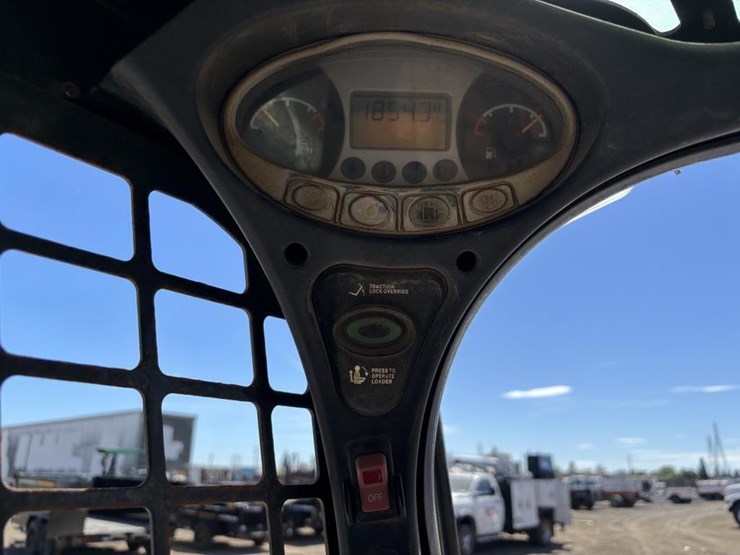 2017-bobcat-t630-image-24