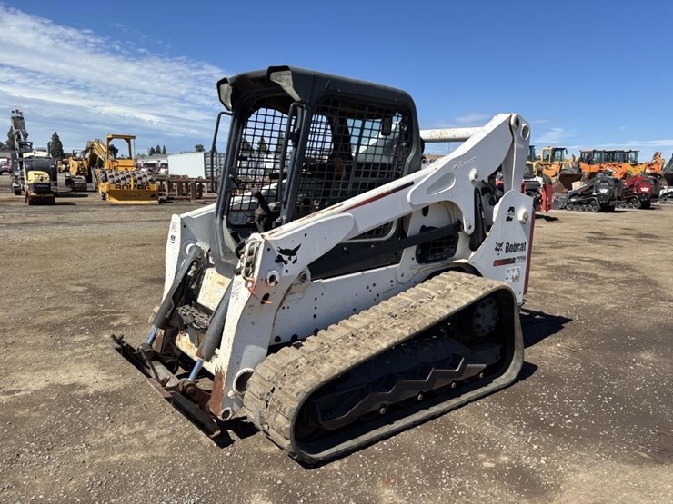 2016-bobcat-t770-image-1