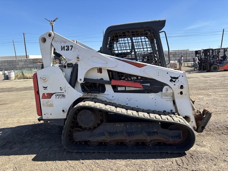 2017-bobcat-t770-image-7