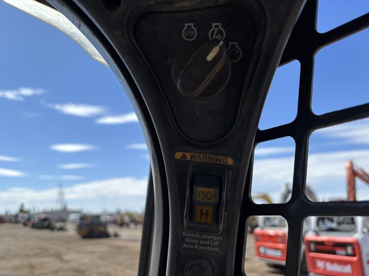 2016-bobcat-t770-image-24