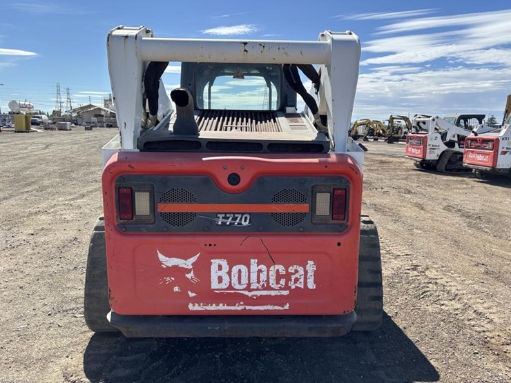 2017-bobcat-t770-image-8