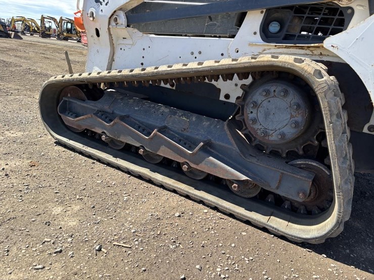 2016-bobcat-t770-image-13
