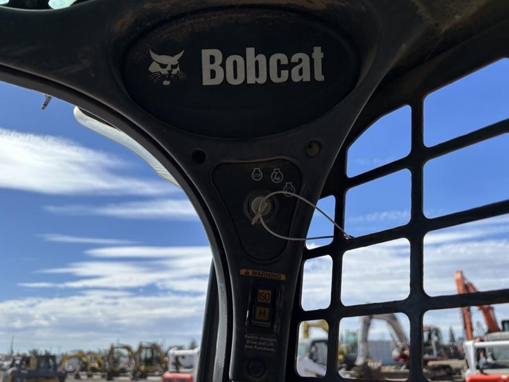 2017-bobcat-t770-image-25
