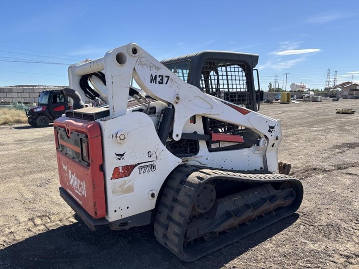 2017-bobcat-t770-image-3