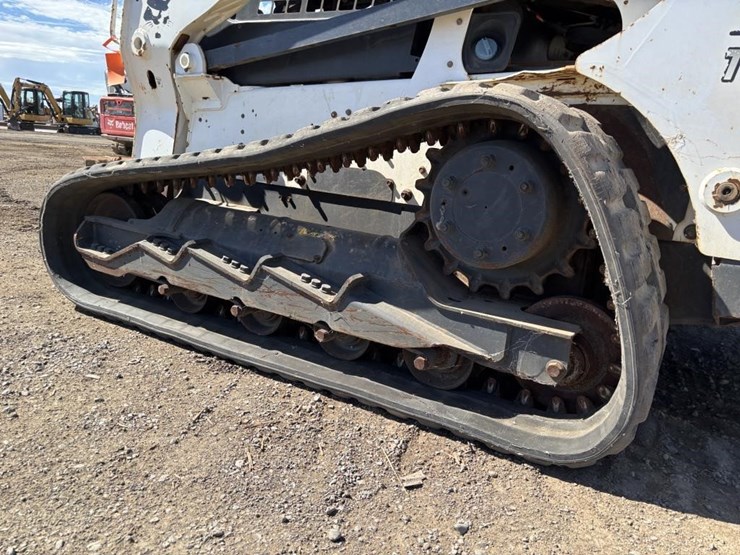 2017-bobcat-t770-image-14
