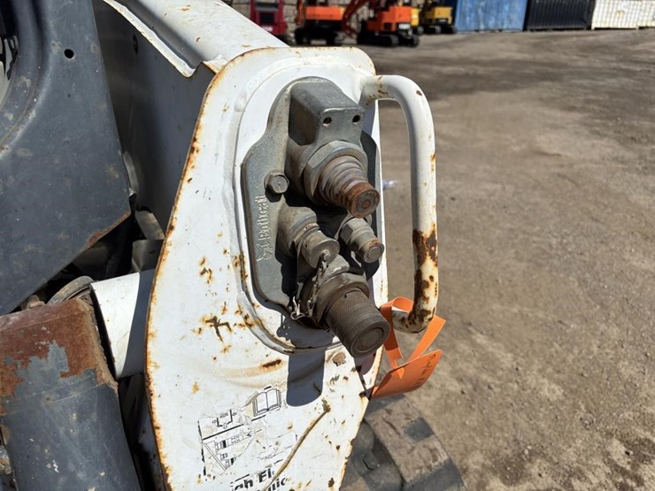 2017-bobcat-t630-image-11