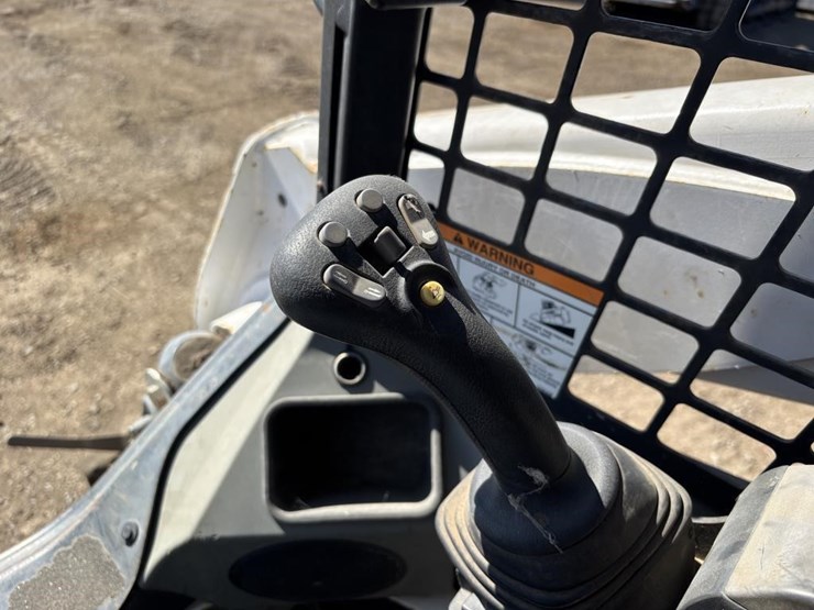 2016-bobcat-t770-image-21