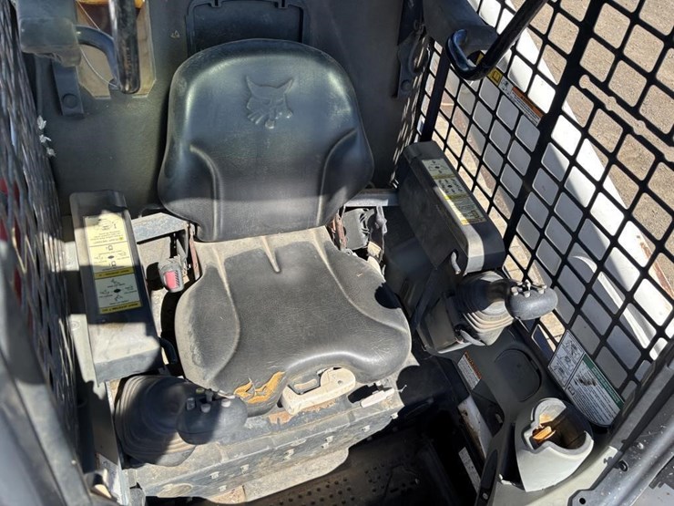 2016-bobcat-t770-image-17