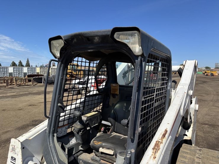 2016-bobcat-t770-image-16