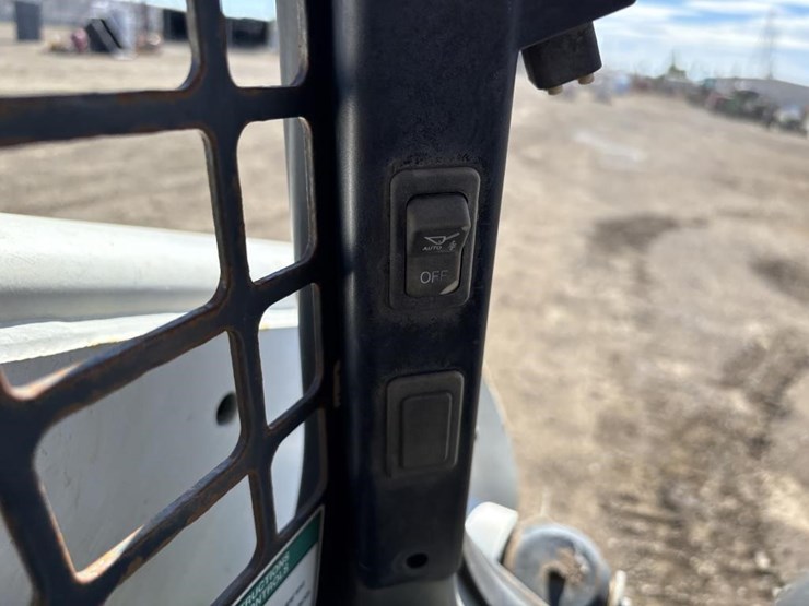 2017-bobcat-t770-image-27