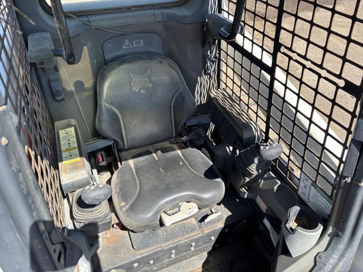 2017-bobcat-t630-image-17