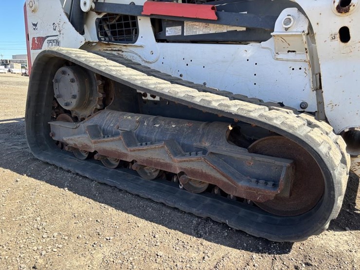 2017-bobcat-t770-image-16