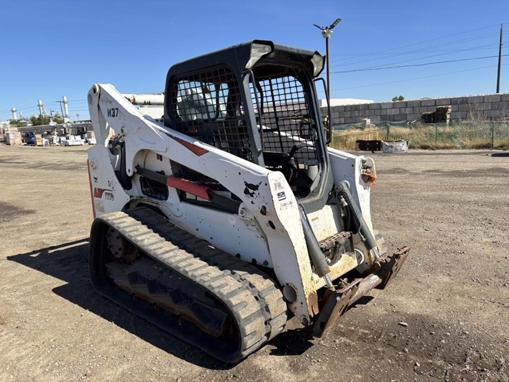 2017-bobcat-t770-image-2