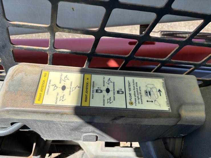 2017-bobcat-t630-image-21