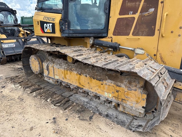 2016-caterpillar-d5k2-lgp-image-14