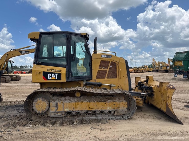 2016-caterpillar-d5k2-lgp-image-6