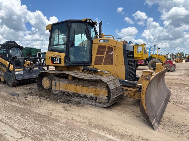 2016-caterpillar-d5k2-lgp-image-5