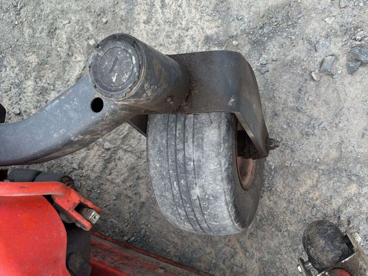 kubota-zd320-zero-turn-image-12